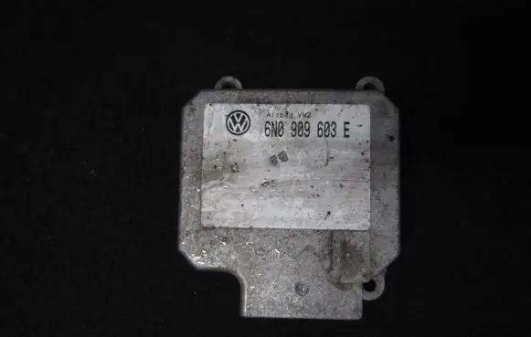 Volkswagen Golf III Airbag control unit/module 6n0909603e