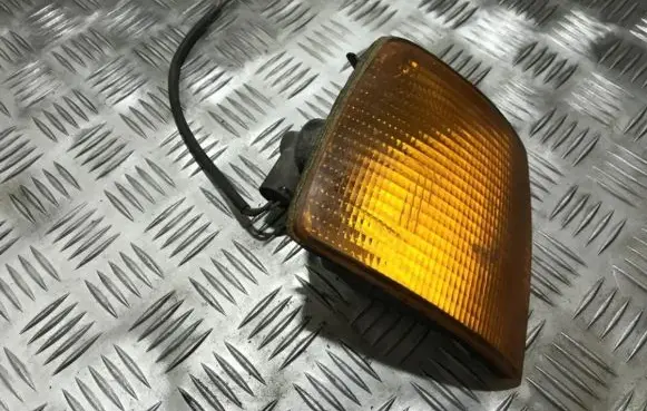 Volkswagen PASSAT B3 Front indicator light 357953050