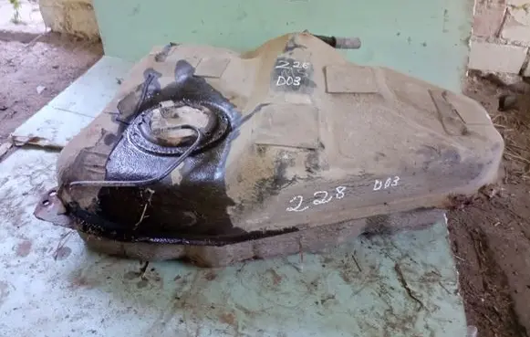 Mazda 5 Fuel tank 