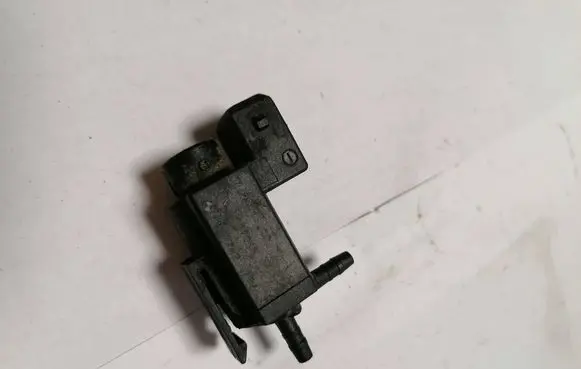 BMW 7 F01 F02 F03 F04 Turbo solenoid valve 1742712 97T055 72234100