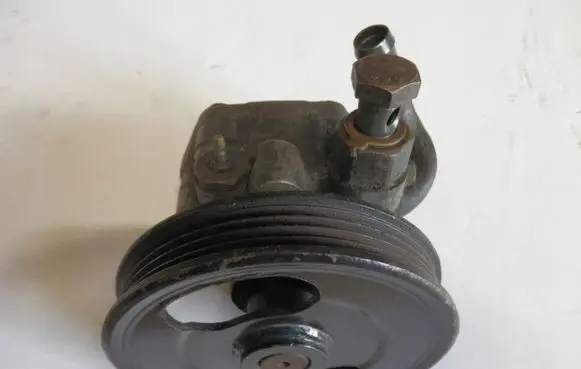 KIA Rio Power steering pump mounting bracket 3Z101