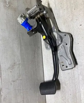 Ford Focus Brake pedal lx6c2d094kc