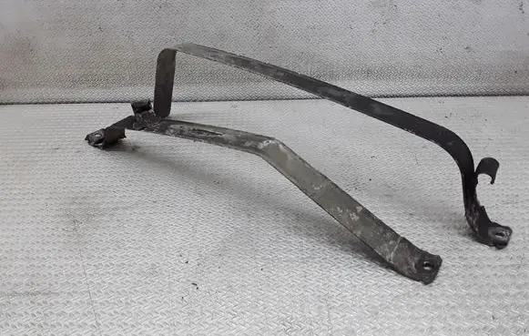 Opel Astra H Fuel tank mounting bracket 