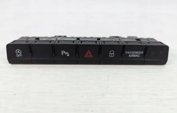 Skoda Karoq Tailgate/trunk/boot open switch 565927132