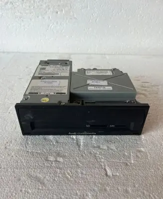 Audi Q3 F3 Radio/CD/DVD/GPS head unit 83A035029