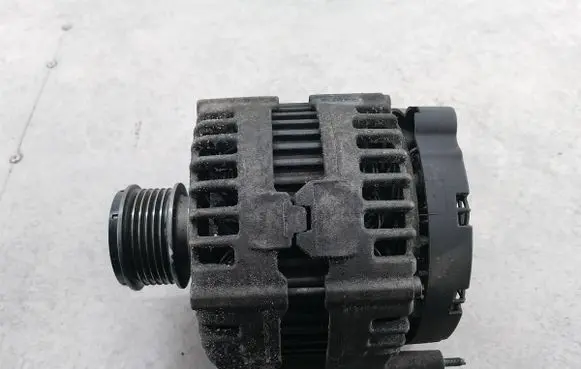 Volkswagen PASSAT B6 Generator/alternator 03G903023