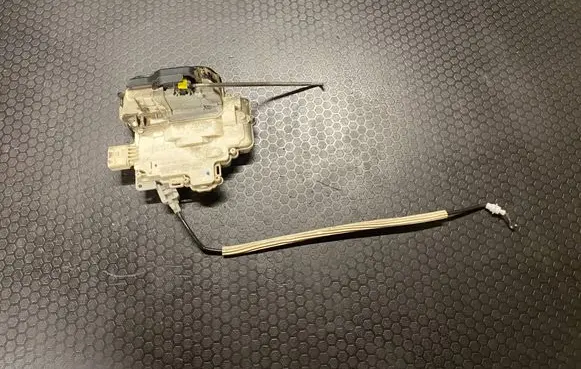 Audi A6 S6 C6 4F Front door lock 4F1837016 4480515