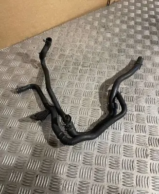 Engine coolant pipe/hose