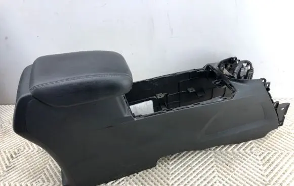 Honda CR-V Center console 