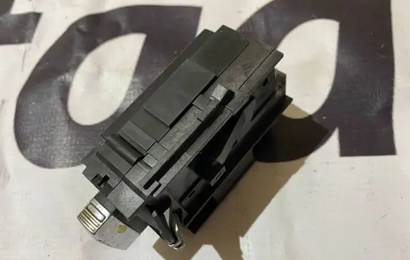 Volkswagen PASSAT B6 Ignition lock 3C0905843R