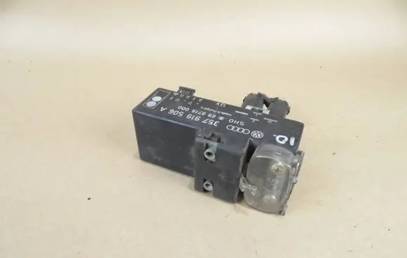 Volkswagen Golf III Coolant fan relay 357919506A 898719000