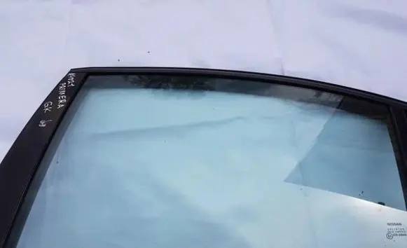 Nissan Primera Rear door window glass