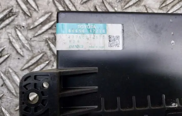 Toyota RAV 4 (XA30) Comfort/convenience module 8865042230