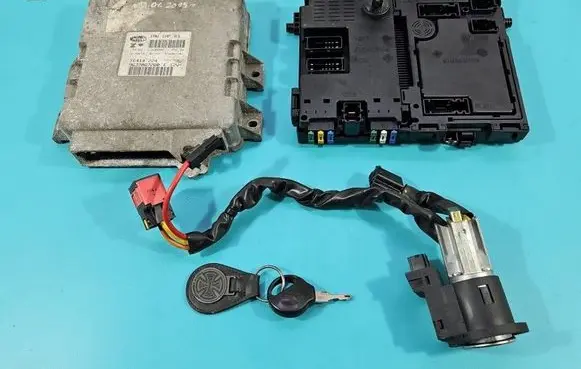 Peugeot 206 Engine control unit/module ECU IAW1AP83 IMPRK1553444