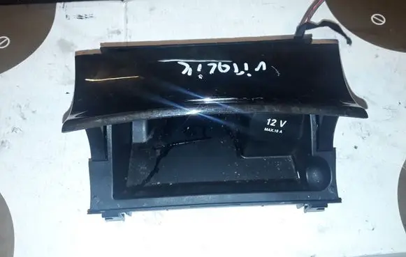 Mercedes-Benz CLS C219 Ashtray (front) 2116802852