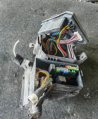 Nissan Qashqai Fuse module 284B7JD02A