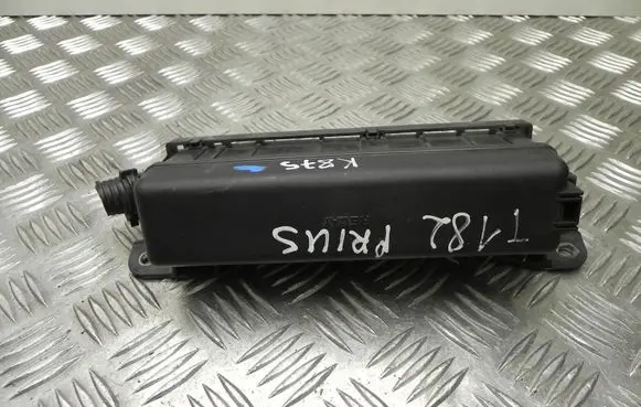 Toyota Prius (XW20) Fuse box set 8615XA1 K875