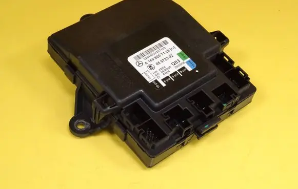 Mercedes-Benz B W245 Door control unit/module A1698207126