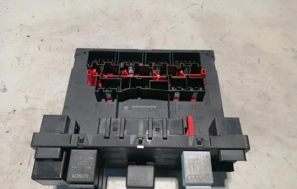 Volkswagen Golf V Comfort/convenience module 1K0937049T