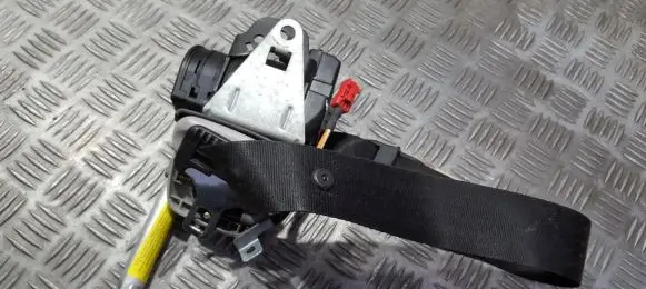 Mitsubishi Carisma Front seatbelt 570321200