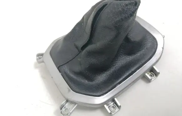 KIA Sorento Gear lever shifter trim leather/knob