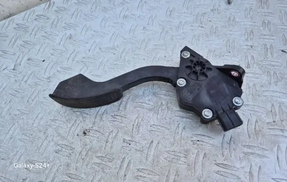 Toyota Prius (XW30) Accelerator throttle pedal 7811012010 1988007310
