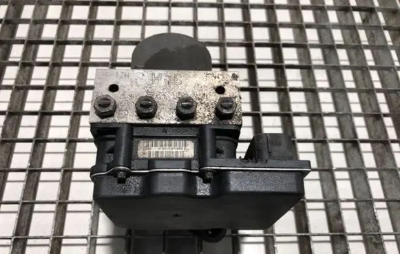 Mercedes-Benz Sprinter W906 ABS Pump A0074313812