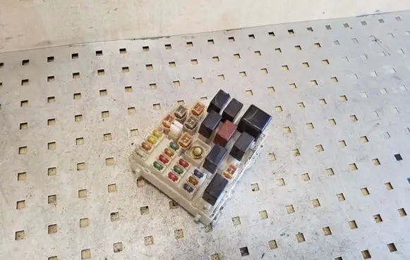 Toyota RAV 4 (XA20) Fuse module