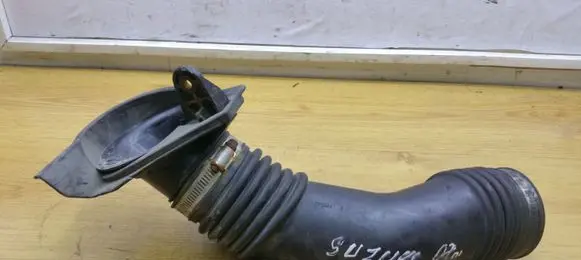 Suzuki SX4 Air intake hose/pipe