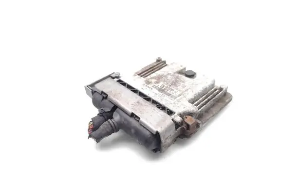 Volkswagen PASSAT B7 Engine control unit/module 03L907309AE 0281017946 1039S48626