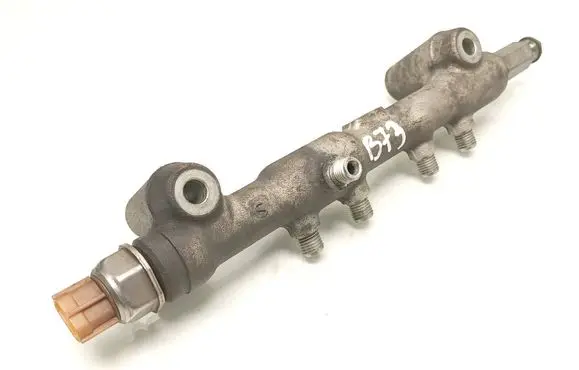 Nissan Navara D40 Fuel main line pipe 45PP33 10R02645 75231