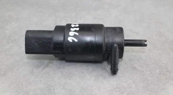 Volkswagen PASSAT CC Windscreen/windshield washer pump 1K5955651