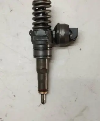 Skoda Fabia Mk1 (6Y) Fuel injector 038130073AJ