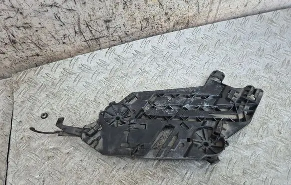 Skoda Octavia Mk2 (1Z) Front bumper mounting bracket 17035201