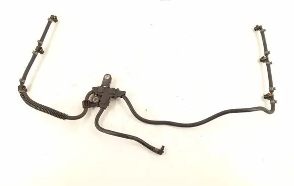 Mercedes-Benz CLS C219 Fuel line pipe 6420703032 6420701932