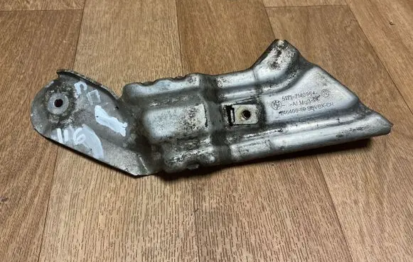 BMW 5 E60 E61 Other under body part 7140964 24640010