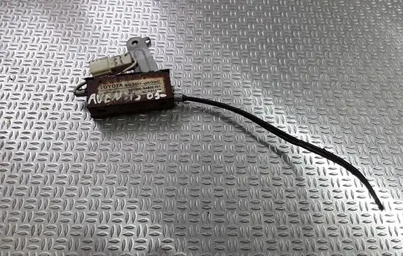 Toyota Avensis T250 Aerial antenna amplifier 8630005090