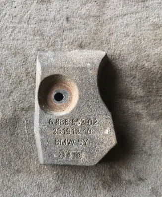 BMW 5 G30 G31 Engine mounting bracket 23191310 6886953 688695102