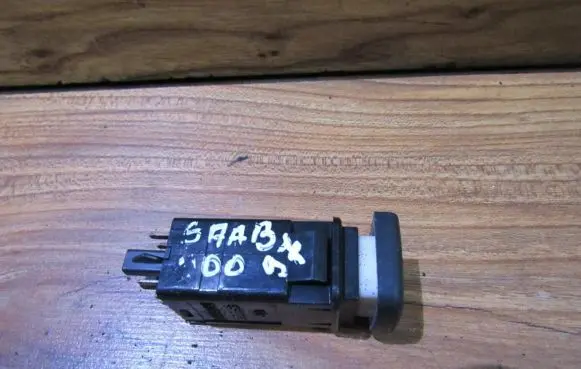 Fog light switch