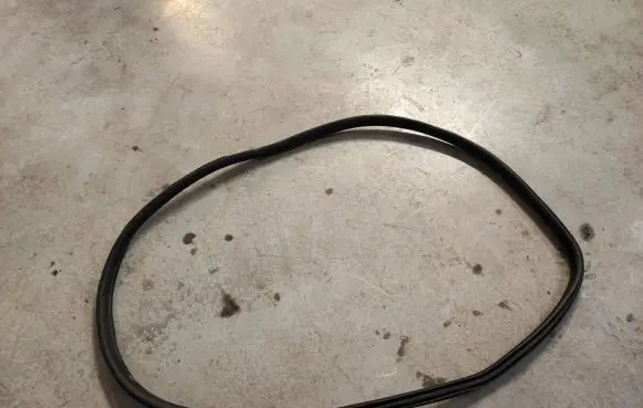 BMW 4 G22 G23 G24 G26 Front door rubber seal 7482945