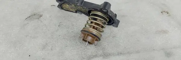 Audi A6 S6 C7 4G Thermostat 06E121111AT