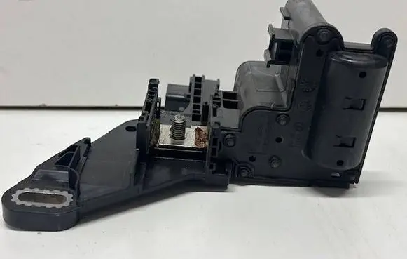BMW 3 F30 F35 F31 Current control relay 19323000001 19102015 929615202