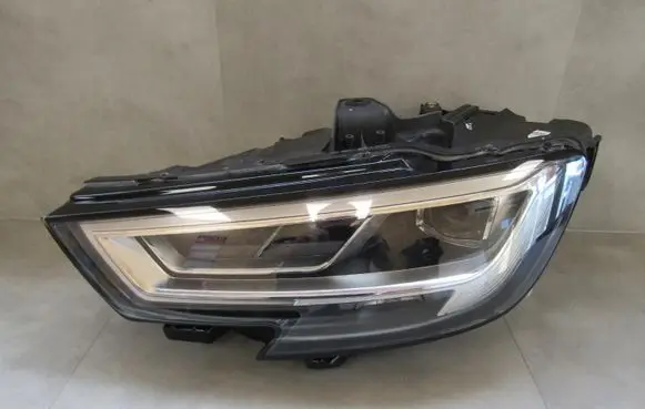Audi A3 S3 8V Headlight/headlamp 8V0941033C