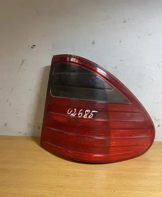 Mercedes-Benz E W210 Rear/tail lights A2108202264 C2685