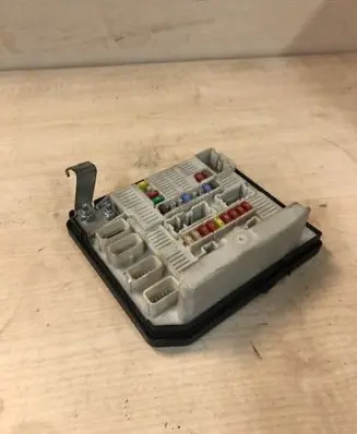 Renault Megane II Fuse module 8200481866K 8200481666 6888736387