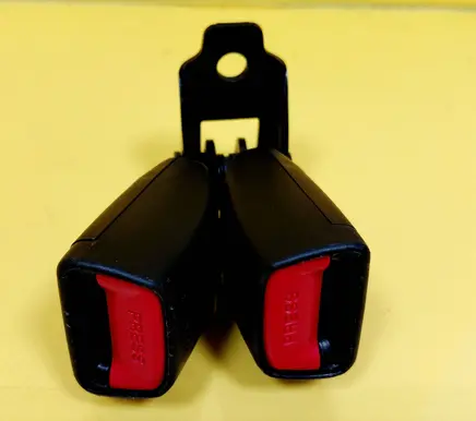 KIA Ceed Middle seatbelt buckle (rear) 