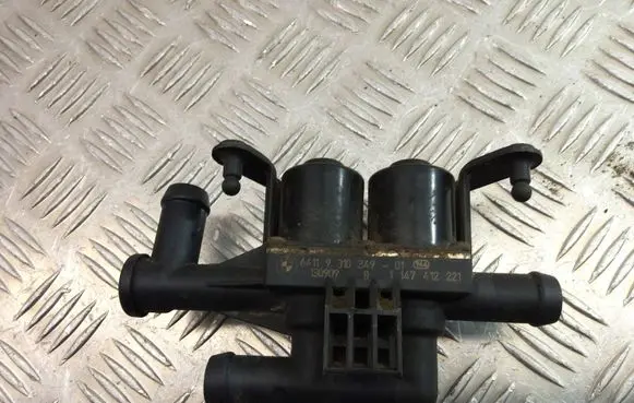BMW 5 F10 F11 Coolant heater control valve 9310349