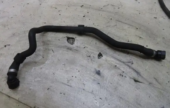 BMW 6 F12 F13 Engine coolant pipe/hose