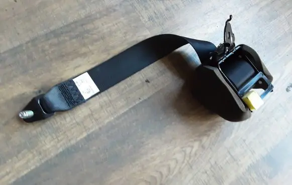 Mazda 6 Rear seatbelt
