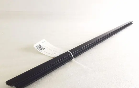 Front door glass trim molding